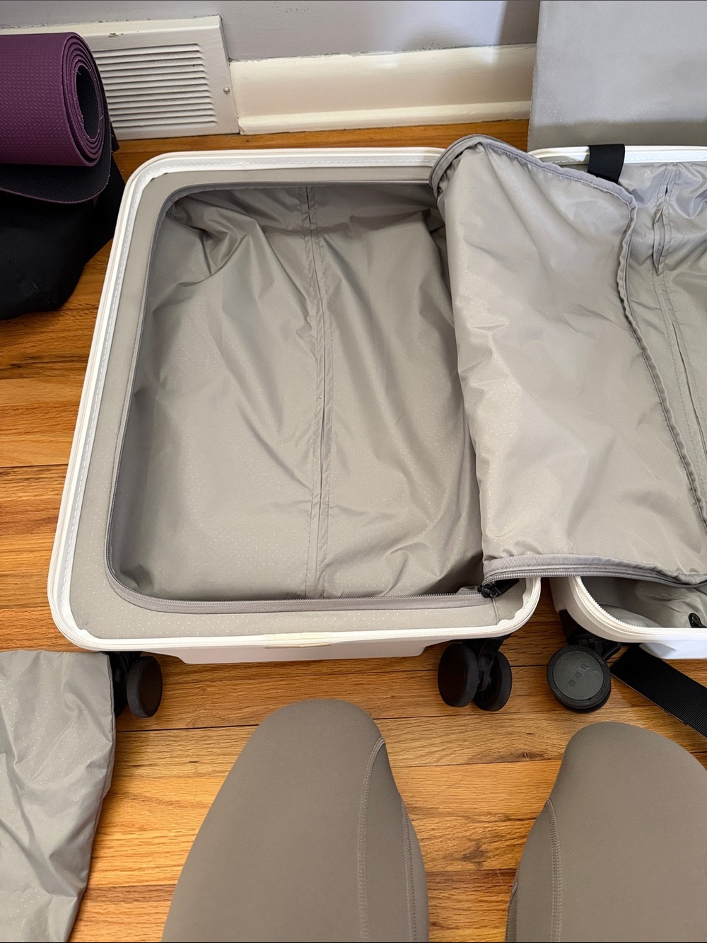 Monos Carry-On Plus - Picture 12 of 16